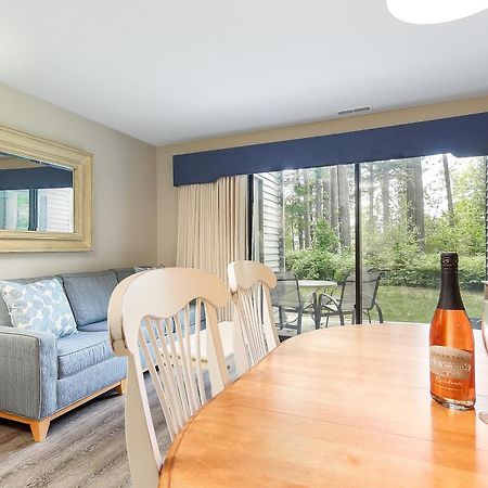Beautiful 2 Bedroom Lakeside Condo At The Shores Traverse City Exterior photo